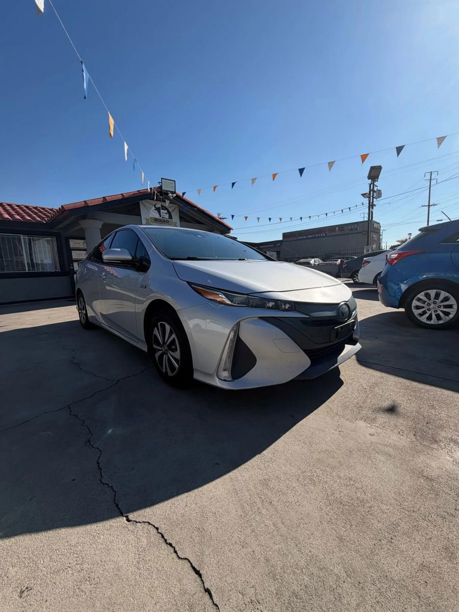 Used 2018 Toyota Prius Prime Plus image 5