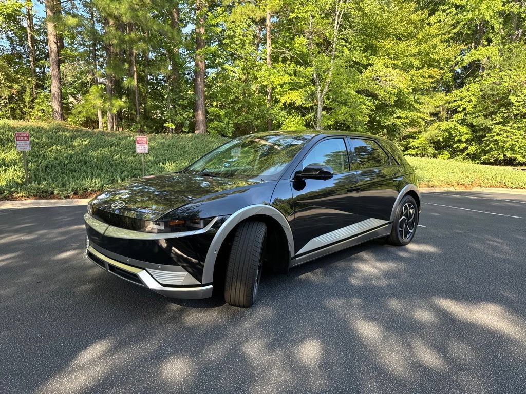 Used 2024 Hyundai Ioniq 5 Limited RWD image 3