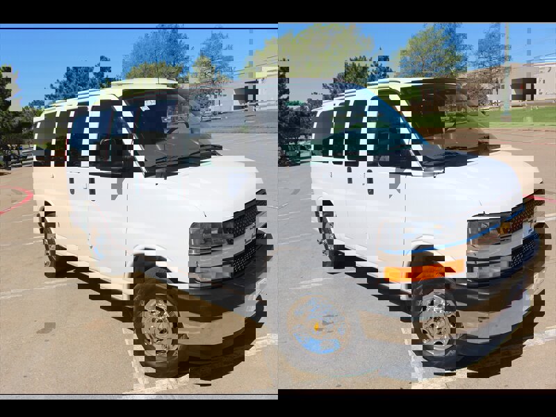 Used 2020 Chevrolet Express 2500 LT w/ LT Preferred Equipment Group image 7