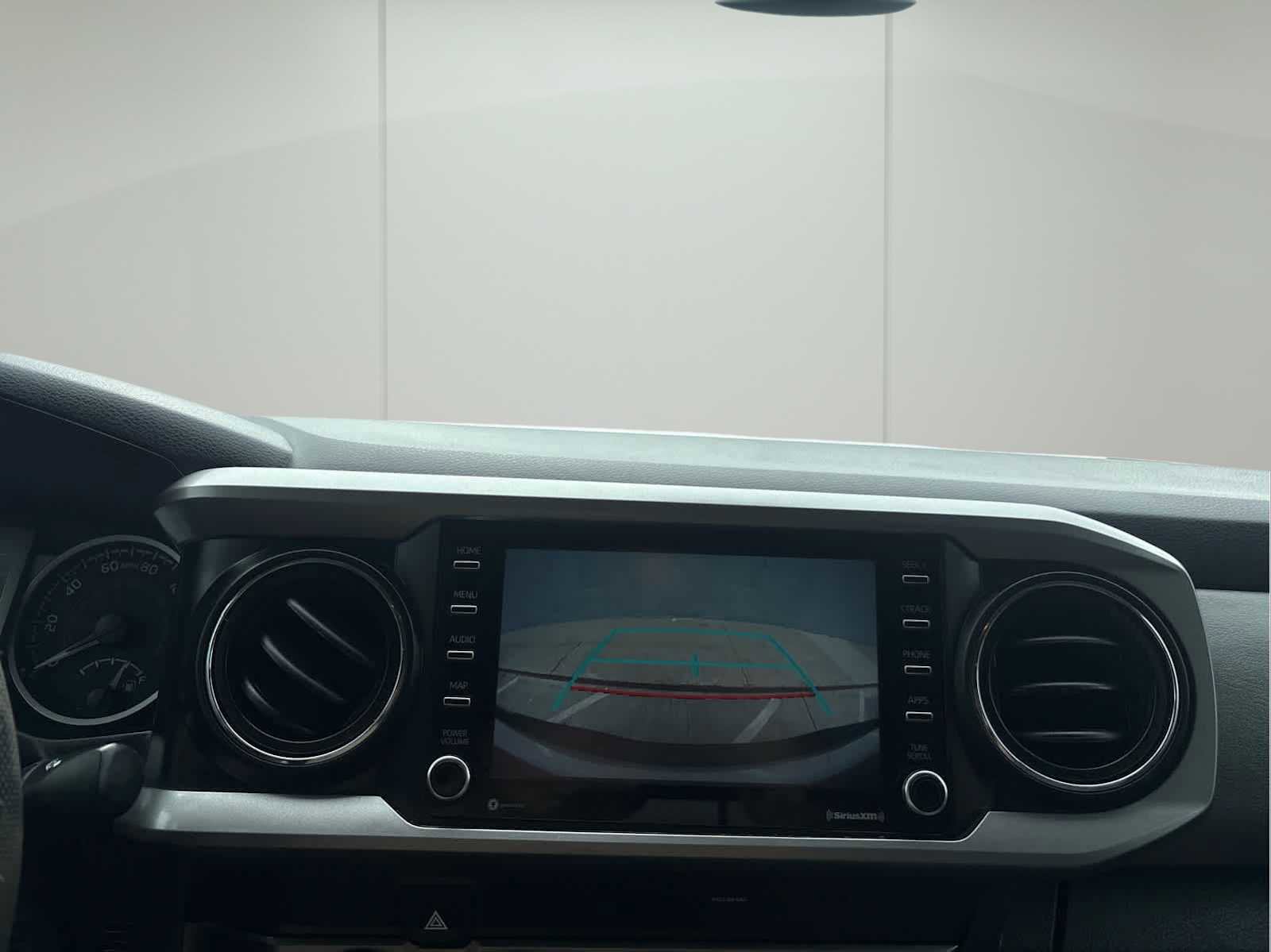 Used 2020 Toyota Tacoma SR5 AWD/4WD image 30