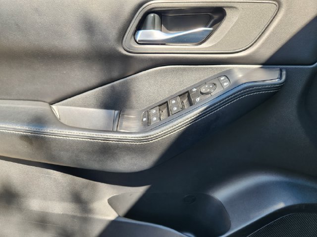 Used 2024 Nissan Rogue SV AWD/4WD image 21