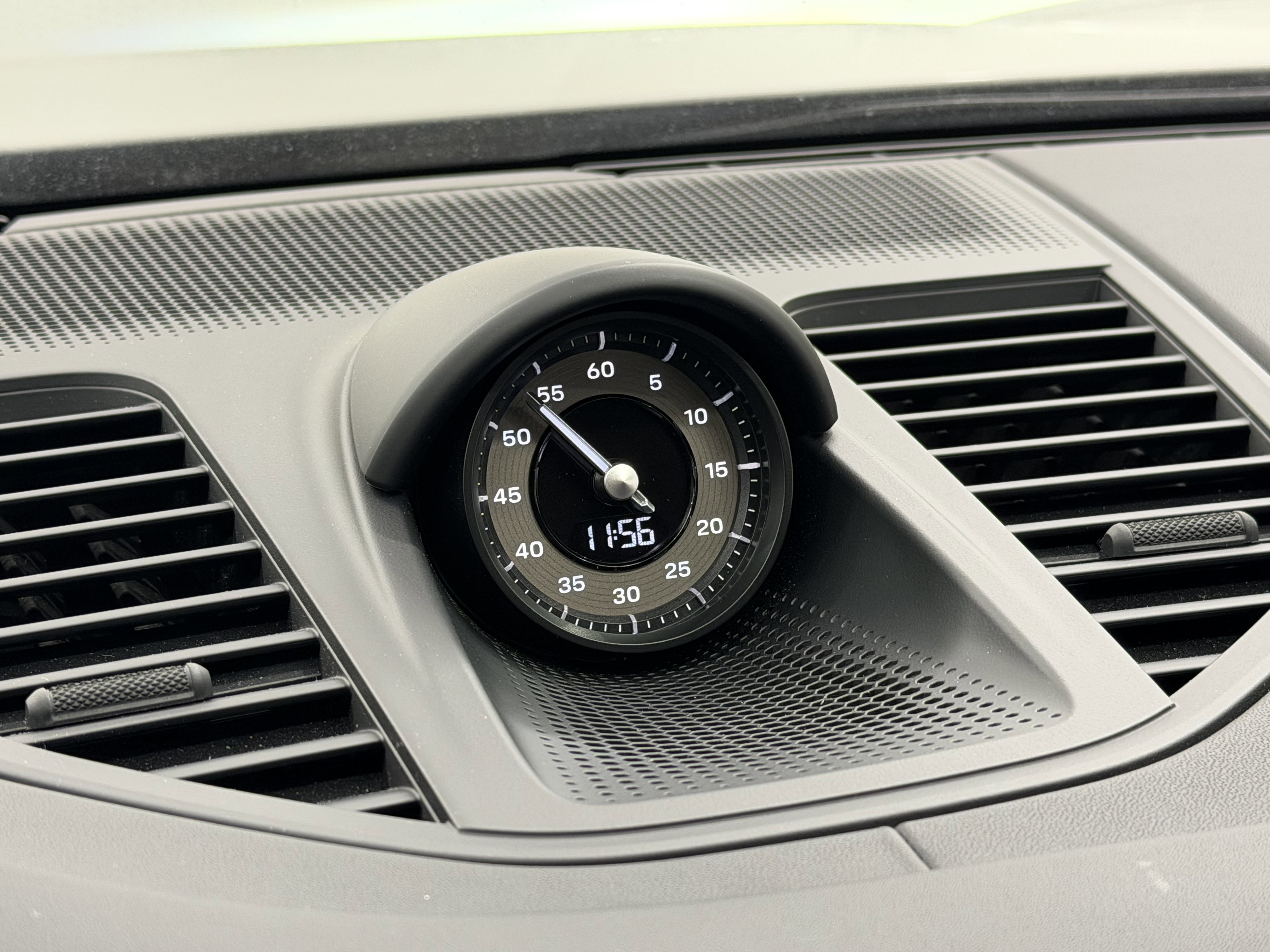 Used 2025 Porsche Panamera Turbo S image 56