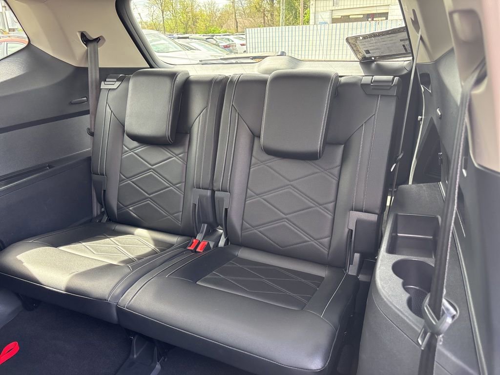 Used 2025 Volkswagen Atlas SE AWD/4WD image 27
