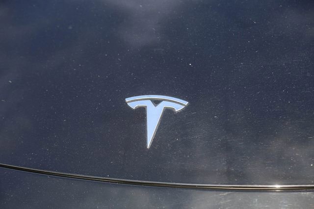 Used 2023 Tesla Model Y Long Range image 7