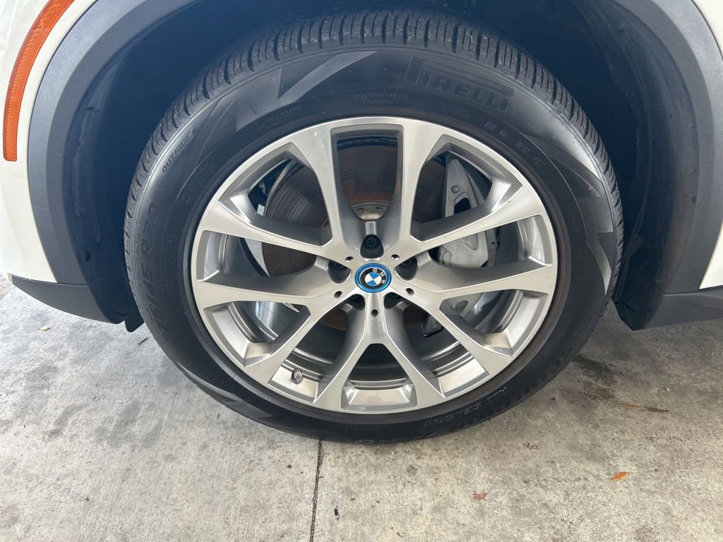 Used 2025 BMW X5 xDrive50e image 16