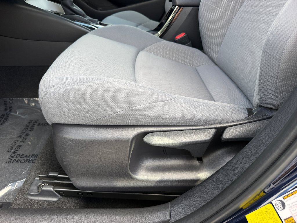 Used 2021 Toyota Corolla SE w/ SE Premium Package FWD image 17