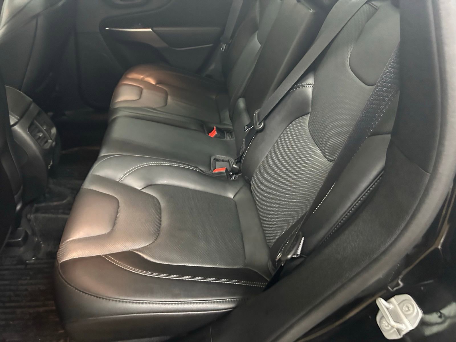 Certified 2021 Jeep Cherokee Latitude Lux w/ Sun & Sound Group image 23