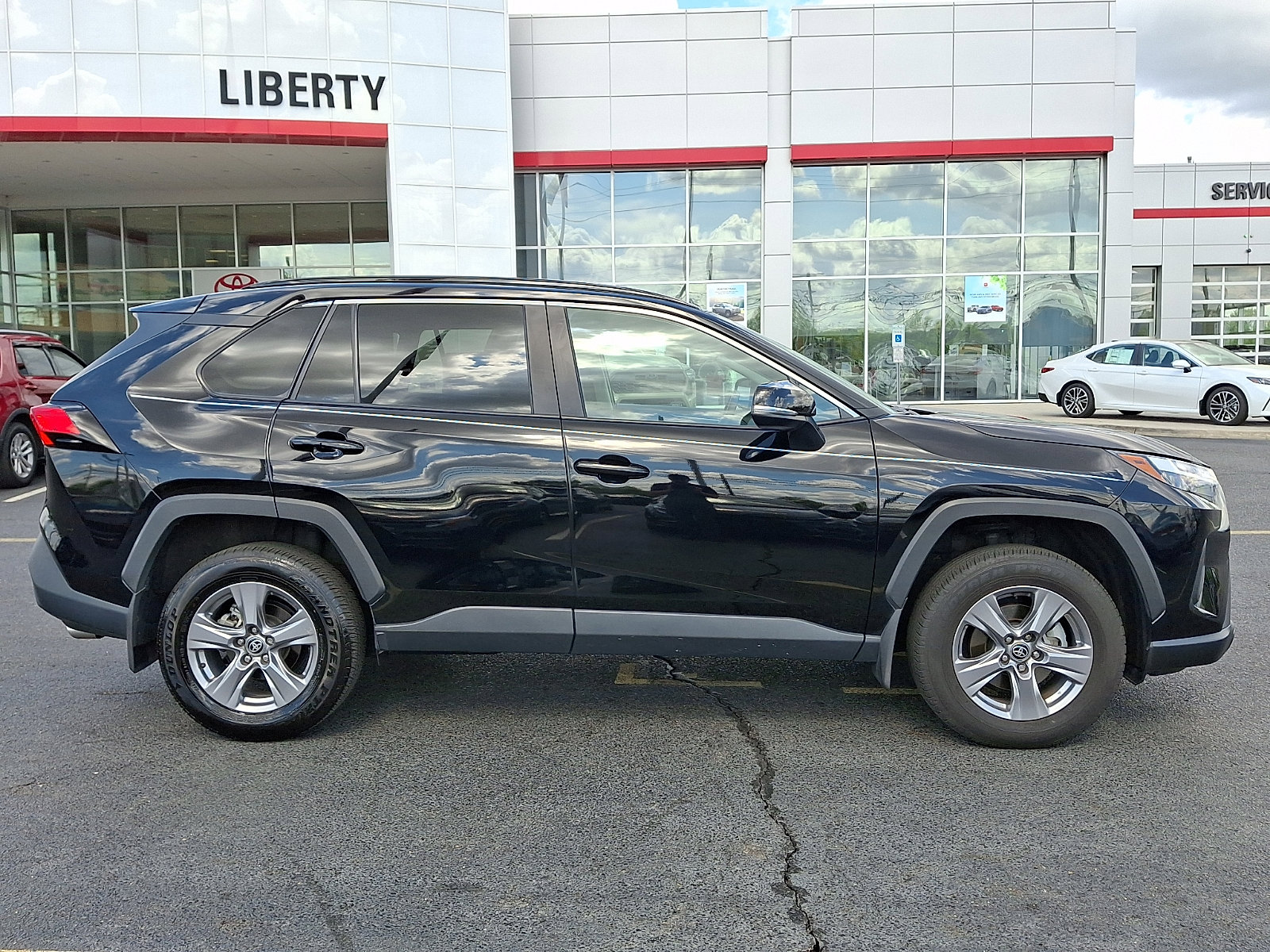 Used 2024 Toyota RAV4 XLE w/ Convenience Package image 7