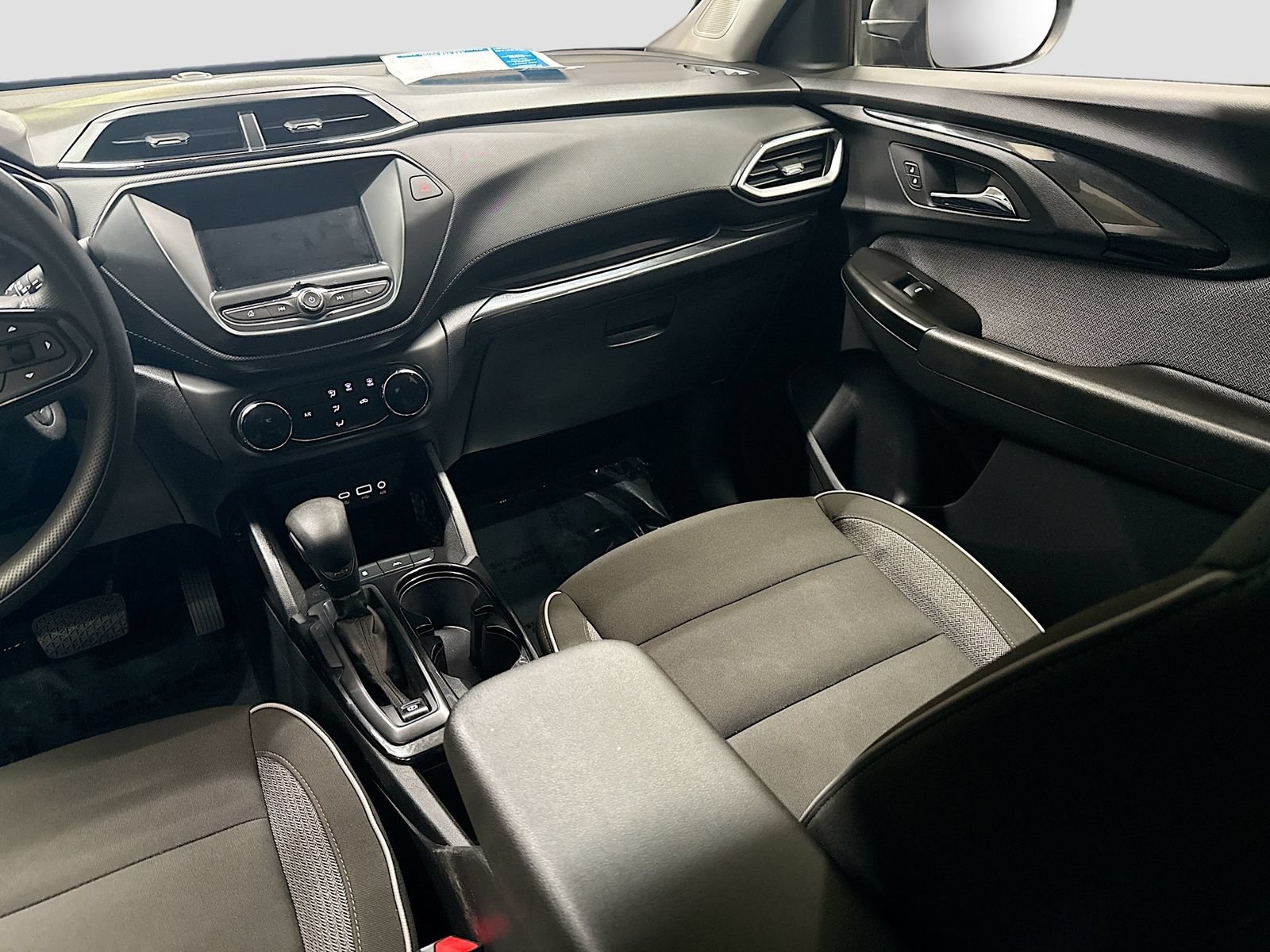 Used 2023 Chevrolet TrailBlazer LS FWD image 24
