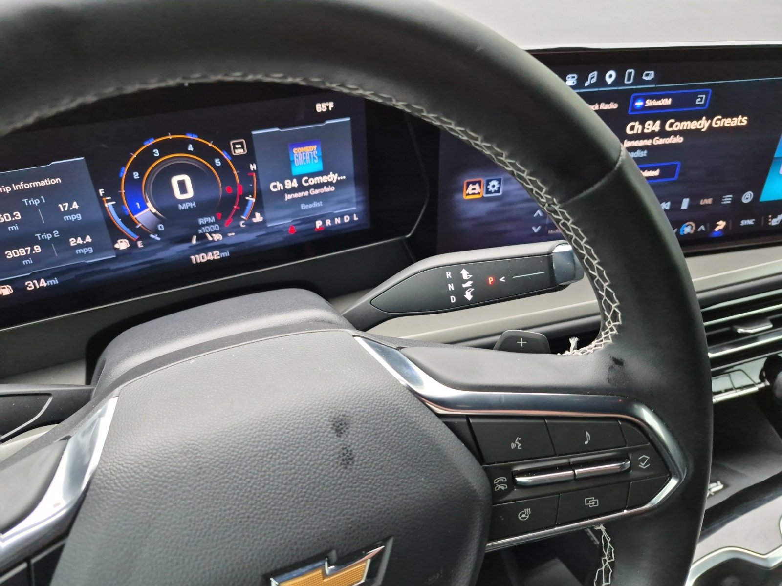 Used 2025 Chevrolet Traverse LT w/ Sun and Wheel Package FWD image 22