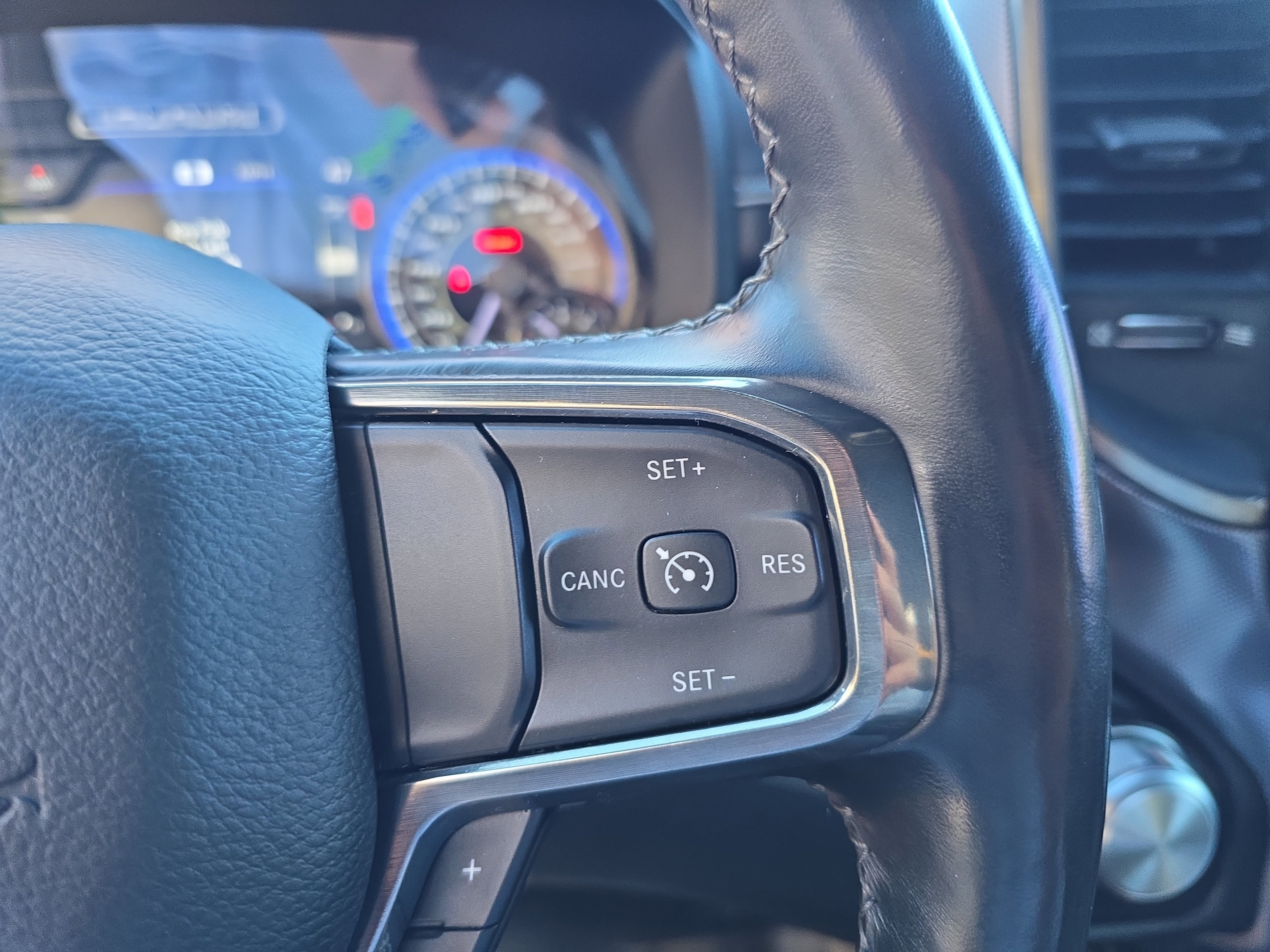 Used 2020 RAM 1500 Limited w/ Body Color Bumper Group image 17