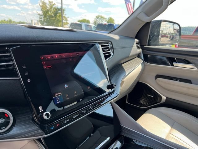 Used 2024 Jeep Wagoneer Series II w/ Flexible Seating Group AWD/4WD image 18