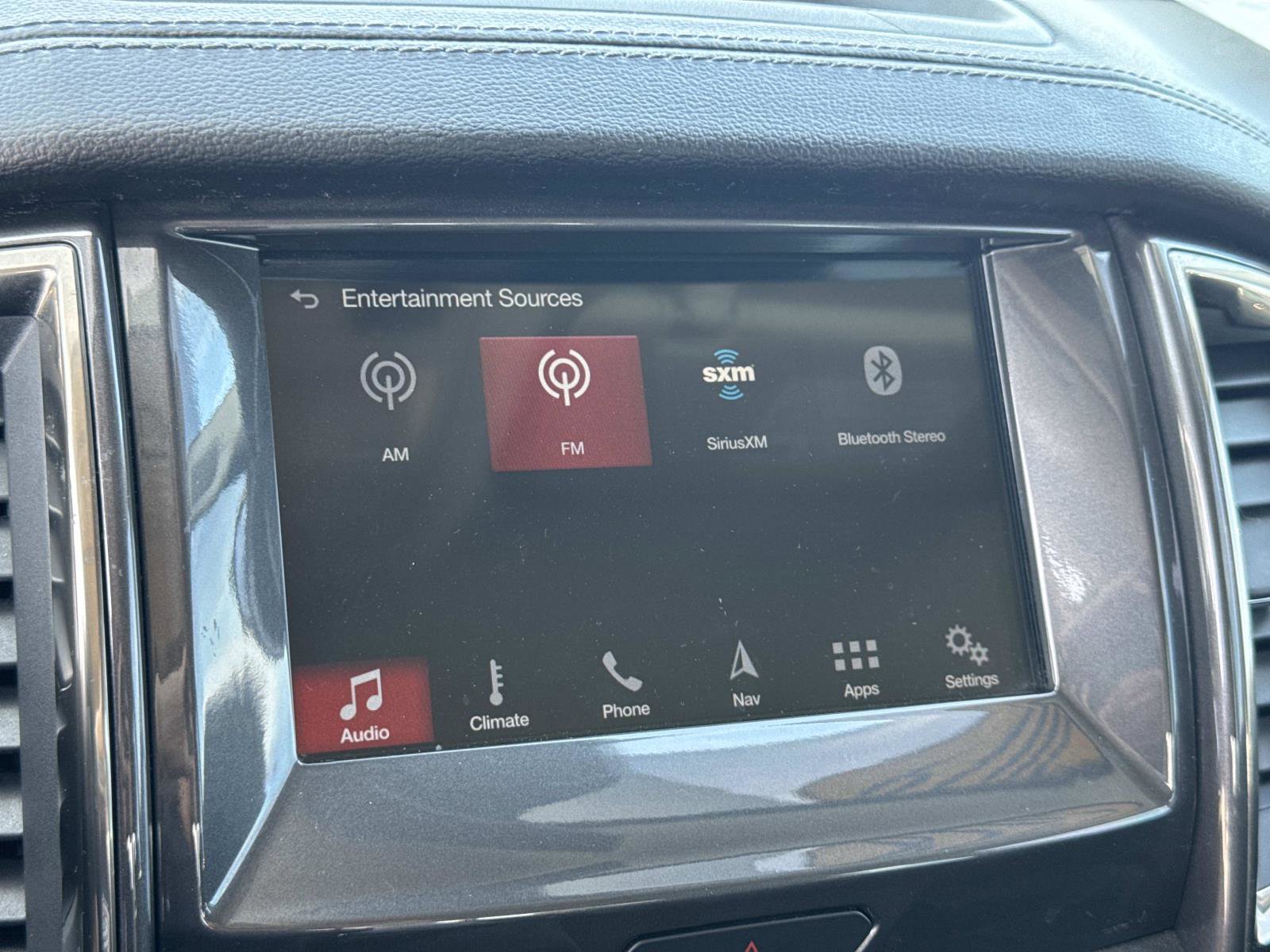 Used 2019 Ford Ranger Lariat w/ Black Appearance Package image 15