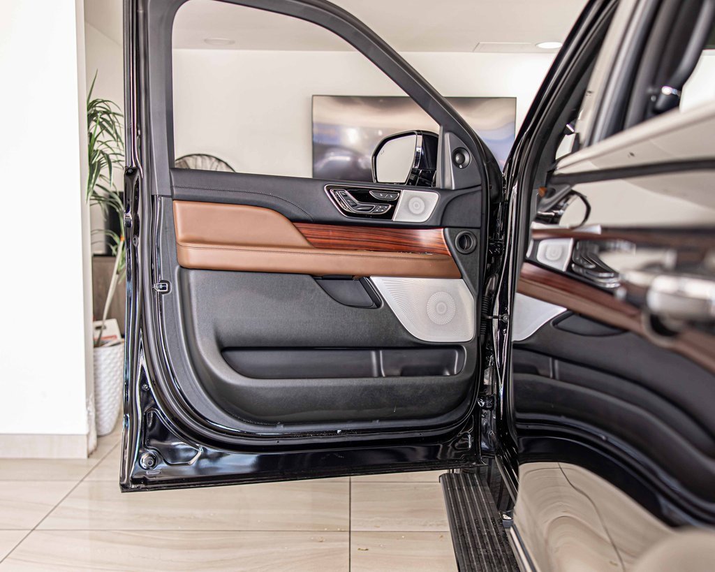 Used 2024 Lincoln Navigator Reserve w/ Equipment Group 201A image 32