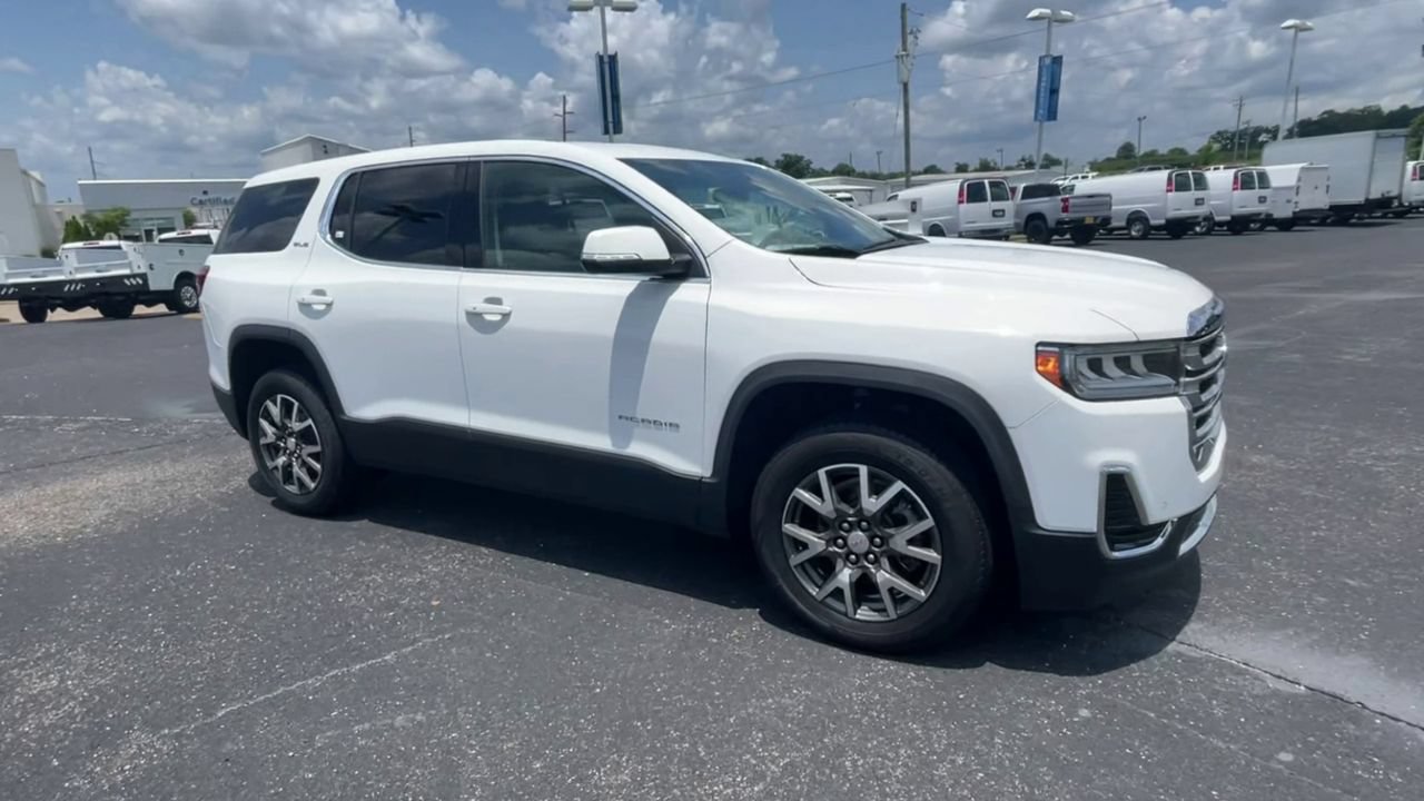 Used 2023 GMC Acadia SLE FWD image 2