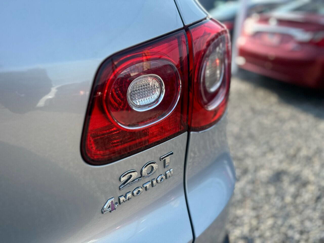 Used 2010 Volkswagen Tiguan Wolfsburg Edition image 24