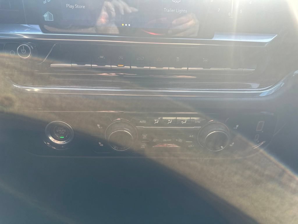 Used 2024 Chevrolet Silverado 1500 LT AWD/4WD image 18