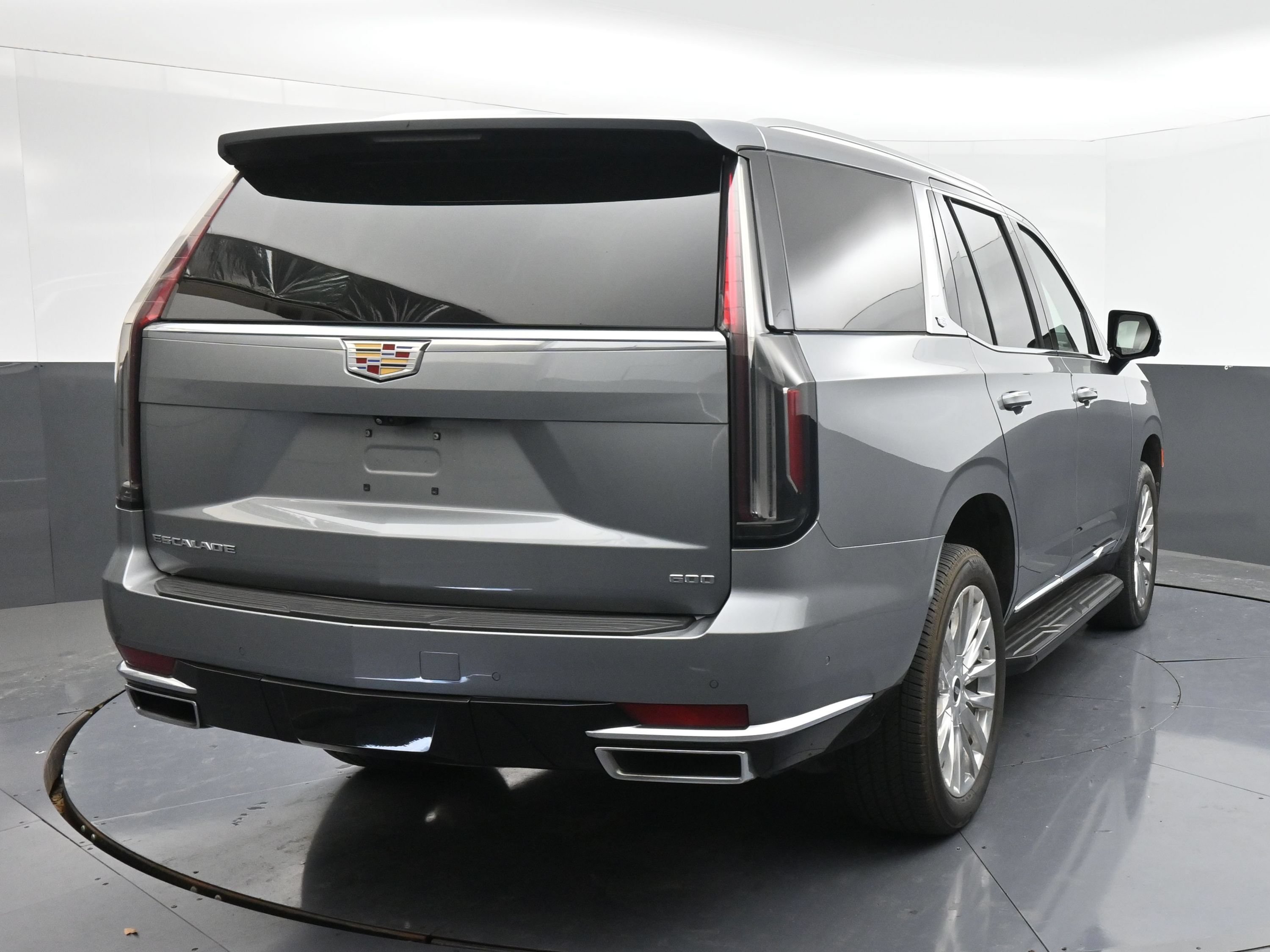 Used 2023 Cadillac Escalade Premium Luxury AWD/4WD image 8