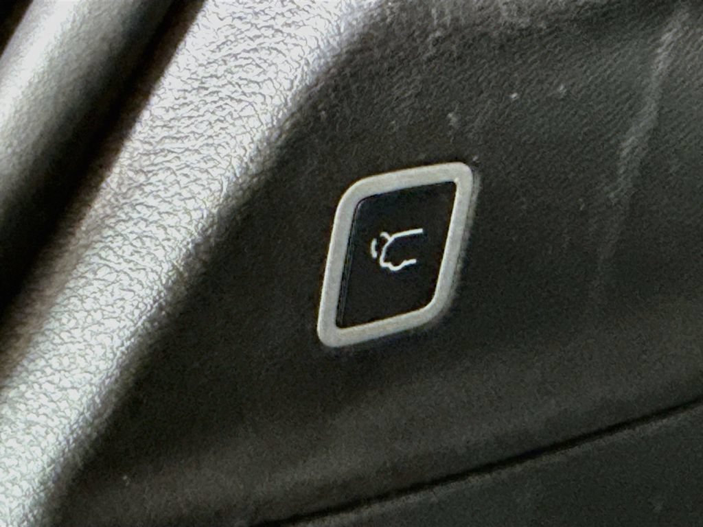 Used 2025 Chrysler Pacifica Select FWD image 30