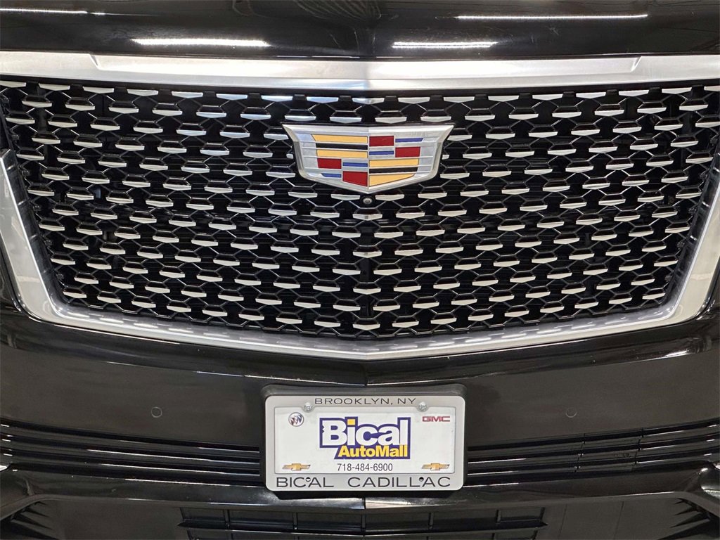Used 2023 Cadillac Escalade Premium Luxury image 9