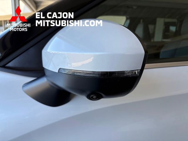 Used 2025 Mitsubishi Outlander SE image 8