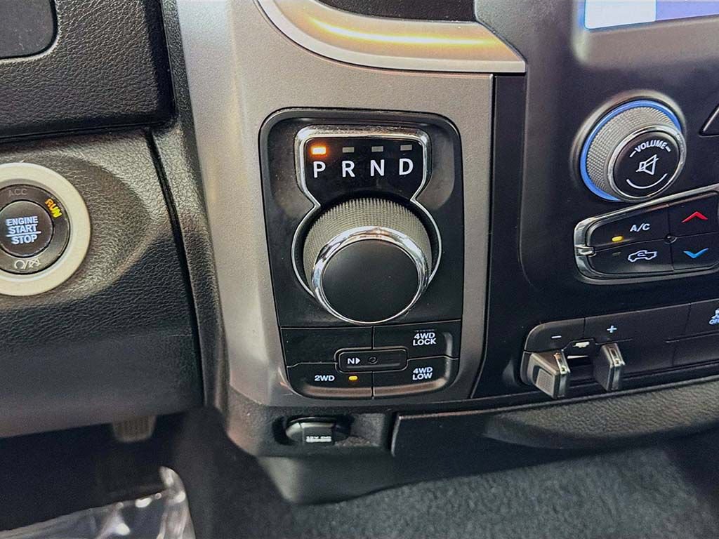 Used 2022 RAM 1500 Warlock AWD/4WD image 32