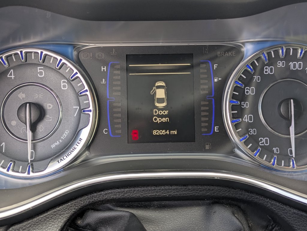 Used 2015 Chrysler 200 Limited w/ Convenience Group FWD image 30
