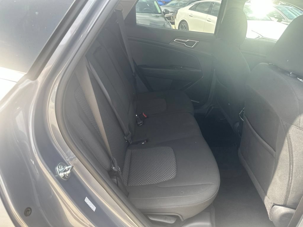 Used 2025 Kia Sportage LX FWD image 31