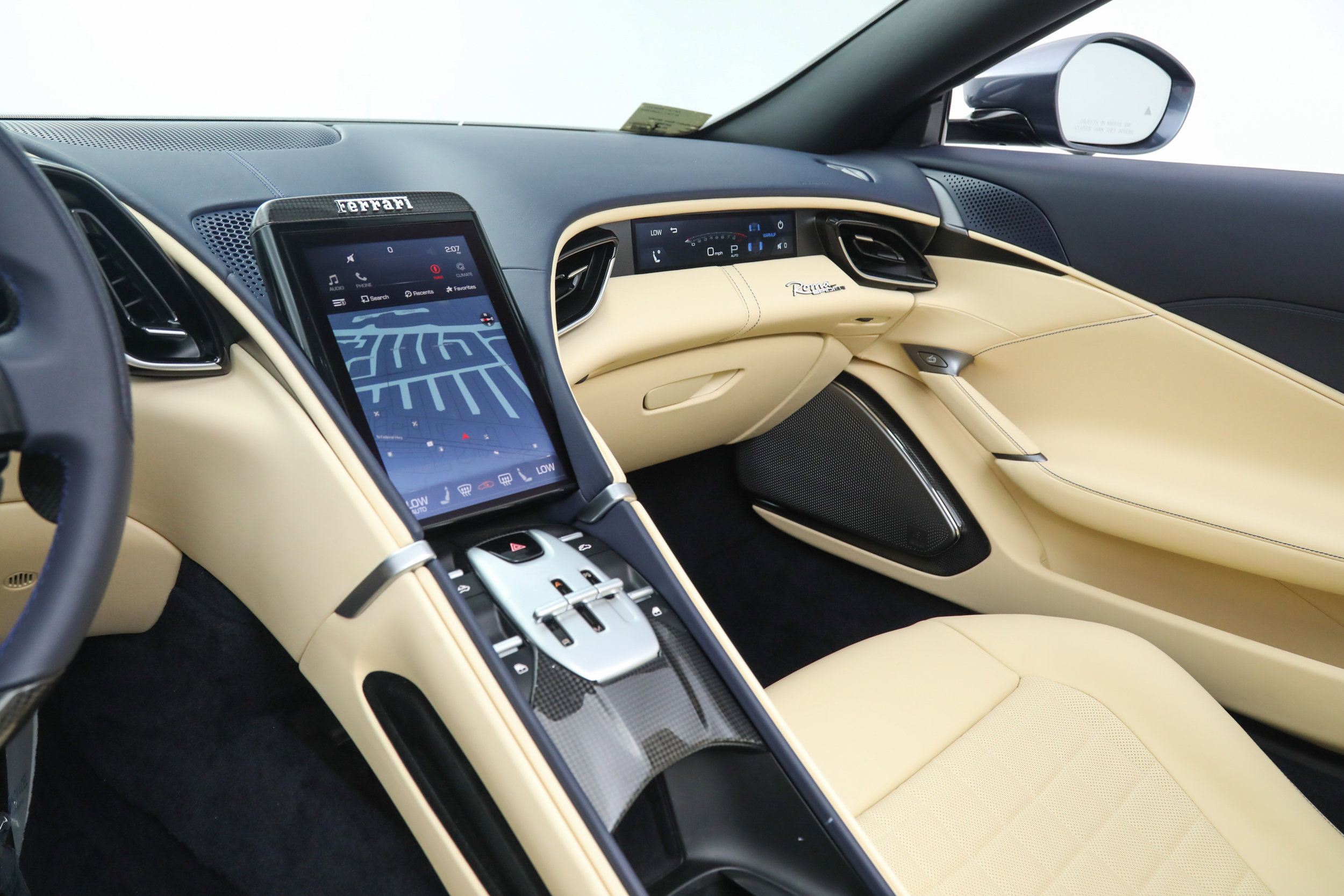 Certified 2025 Ferrari Roma Spider RWD image 34