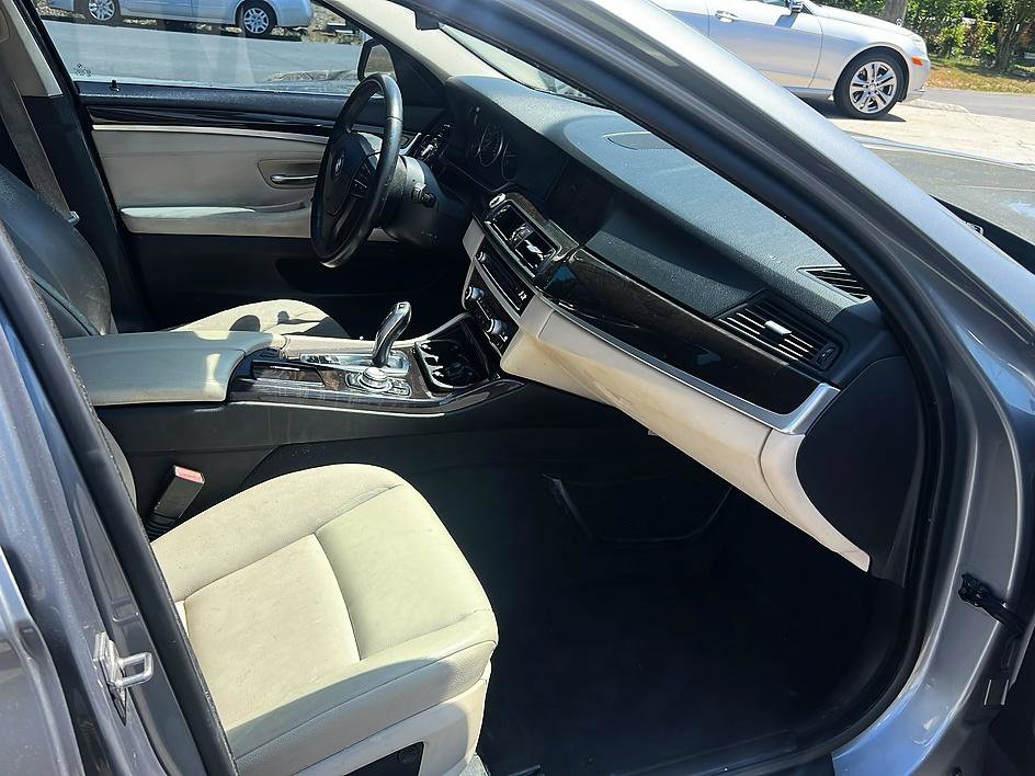 Used 2011 BMW 528i Sedan RWD image 14