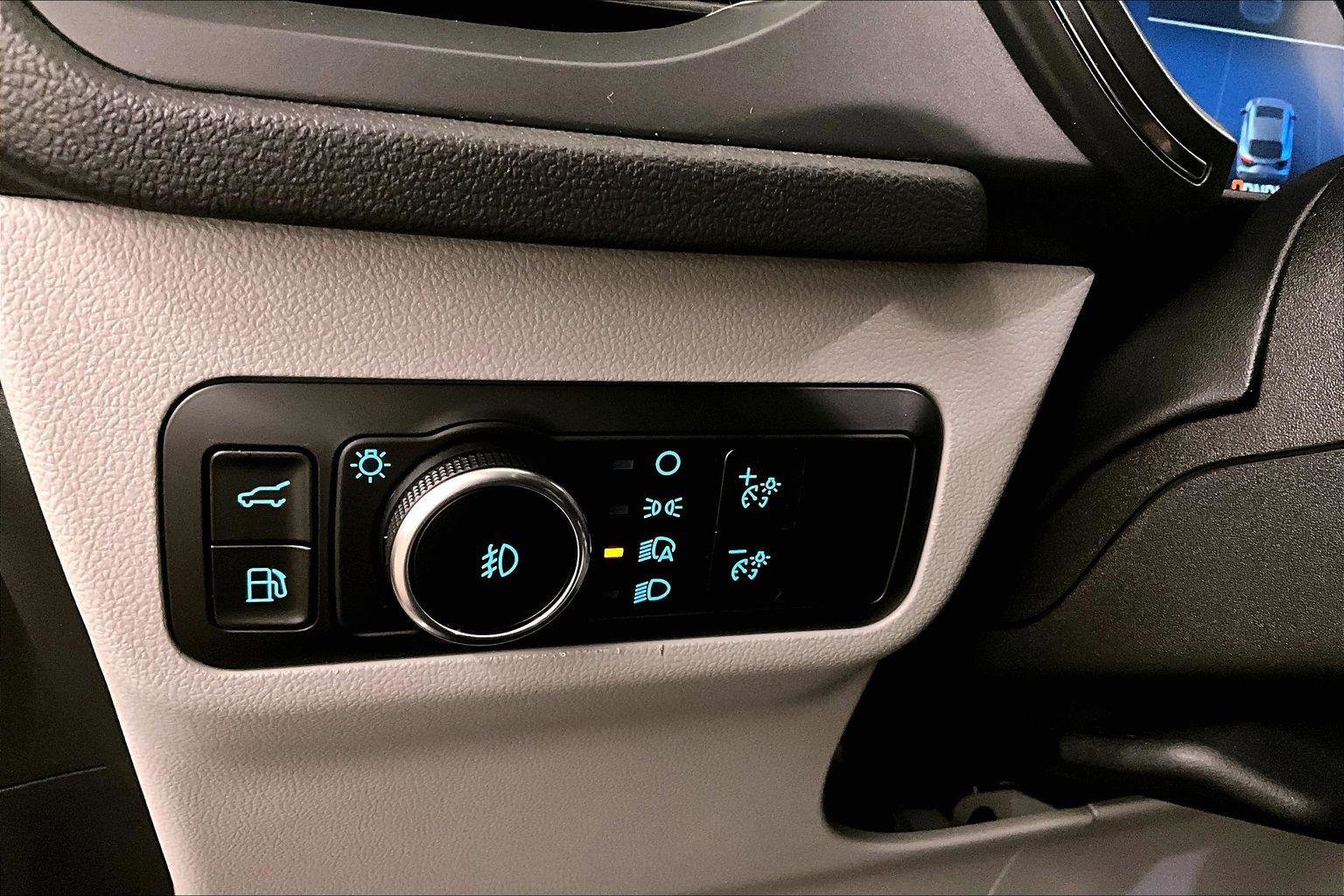 Used 2025 Ford Escape SE w/ PHEV Premium Package image 30