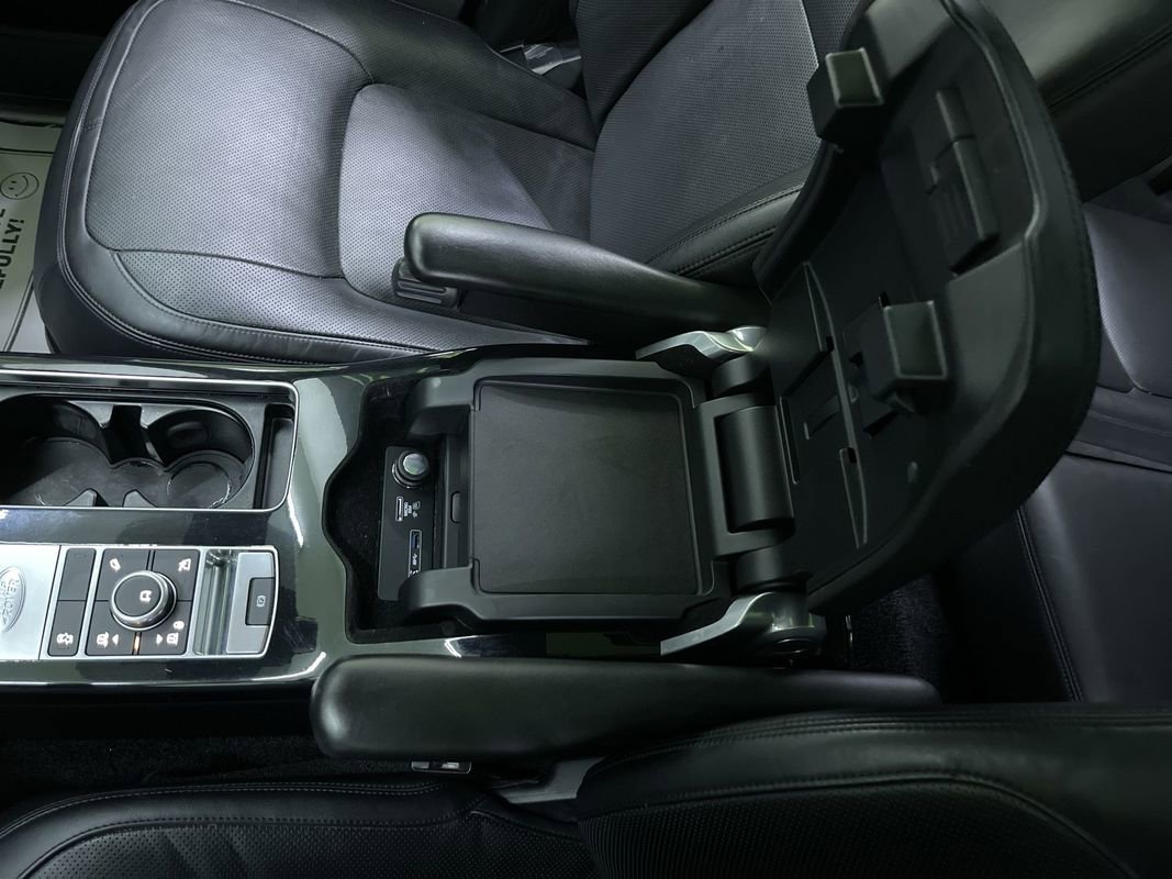 Used 2020 Land Rover Range Rover HSE image 26