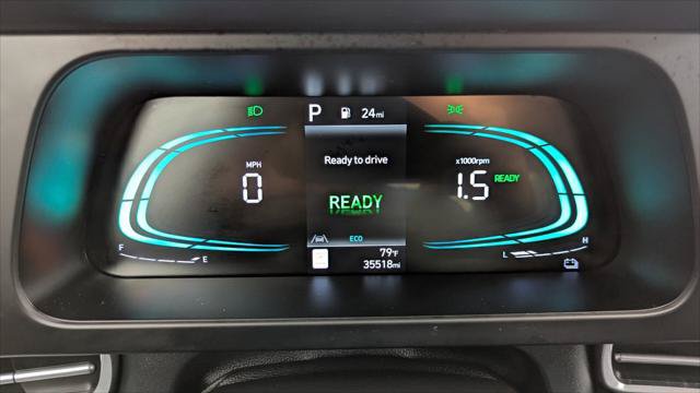 Used 2025 Hyundai Elantra Hybrid FWD image 27