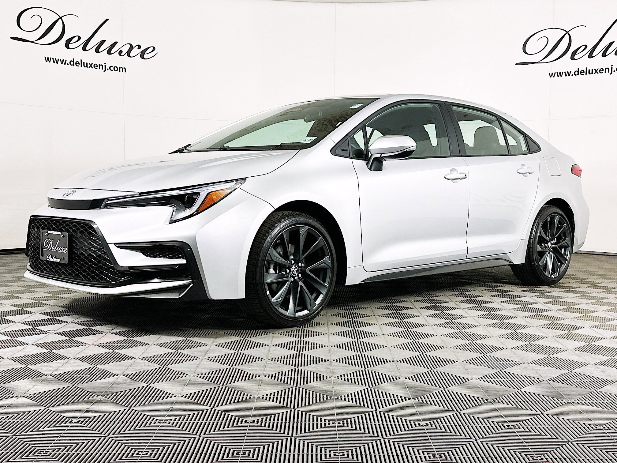 Used 2026 Toyota Corolla SE image 3