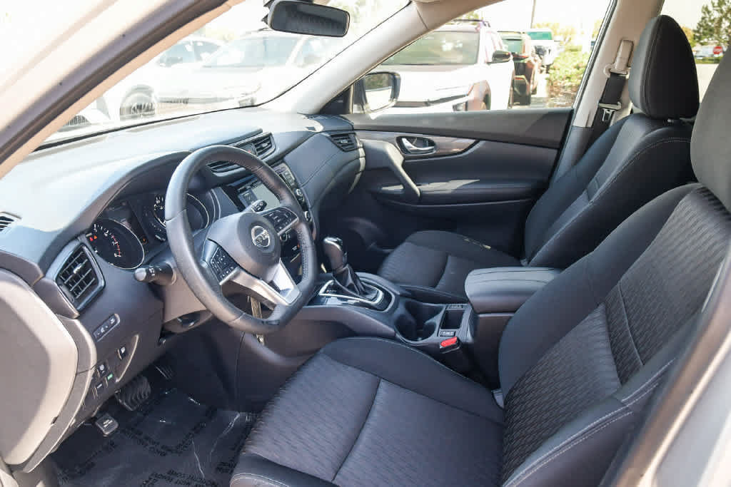 Used 2019 Nissan Rogue S w/ Special Edition Package FWD image 16