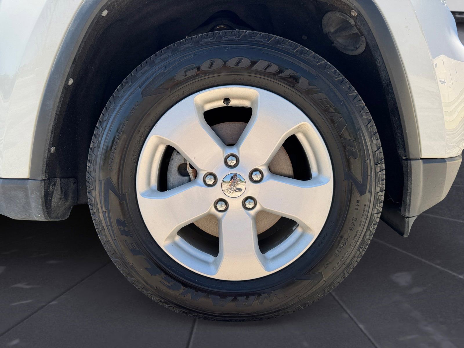 Used 2011 Jeep Grand Cherokee Laredo RWD image 14