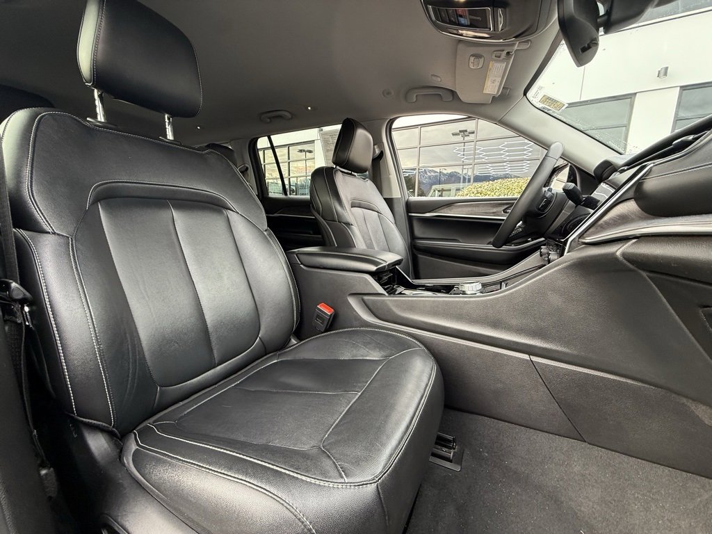 Used 2023 Jeep Grand Cherokee L Limited image 28