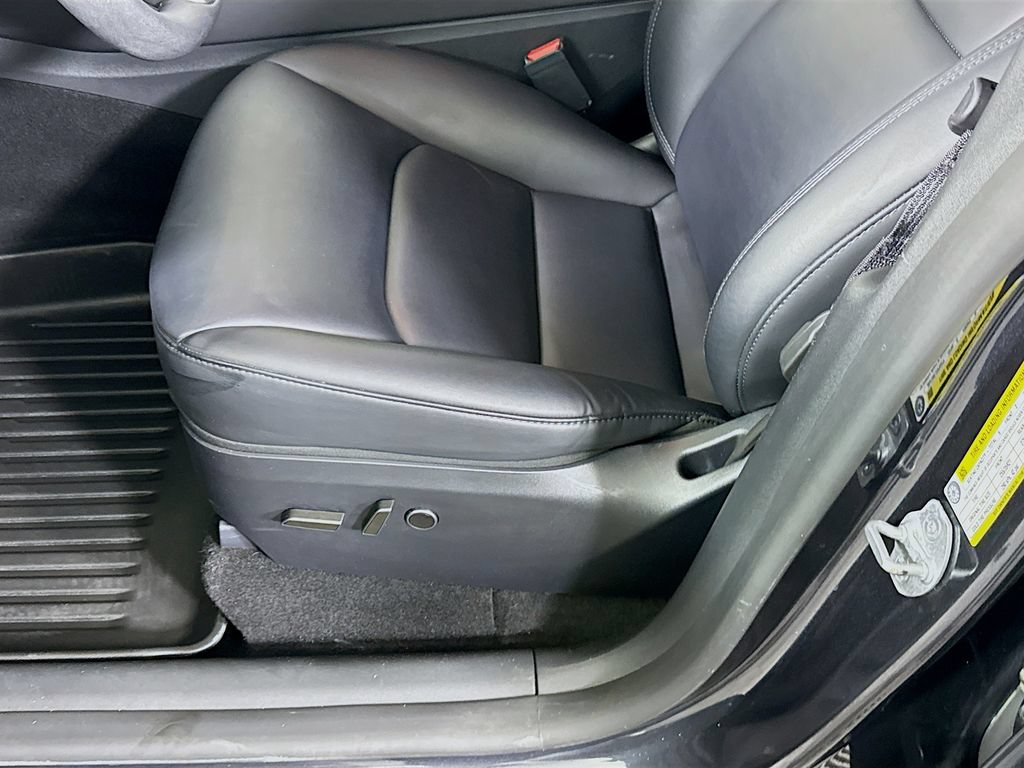 Used 2024 Tesla Model Y Performance AWD/4WD image 23