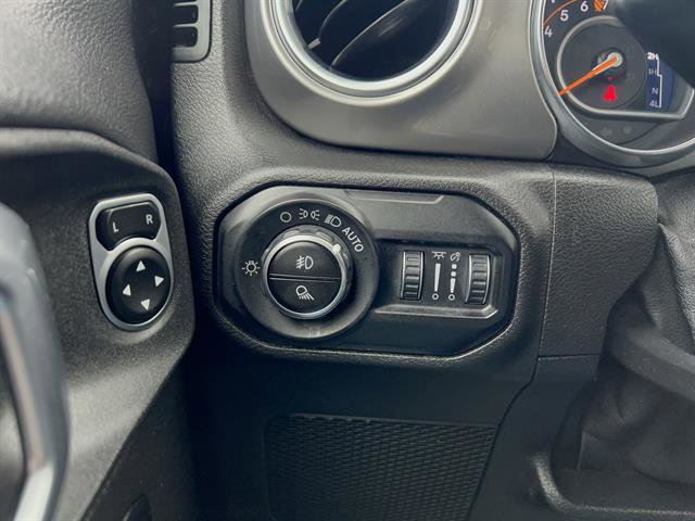 Used 2020 Jeep Gladiator Overland image 26