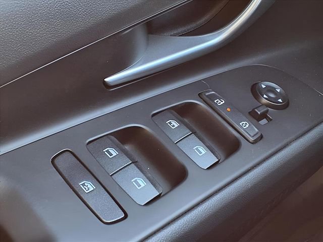 New 2025 Hyundai Elantra SE image 25