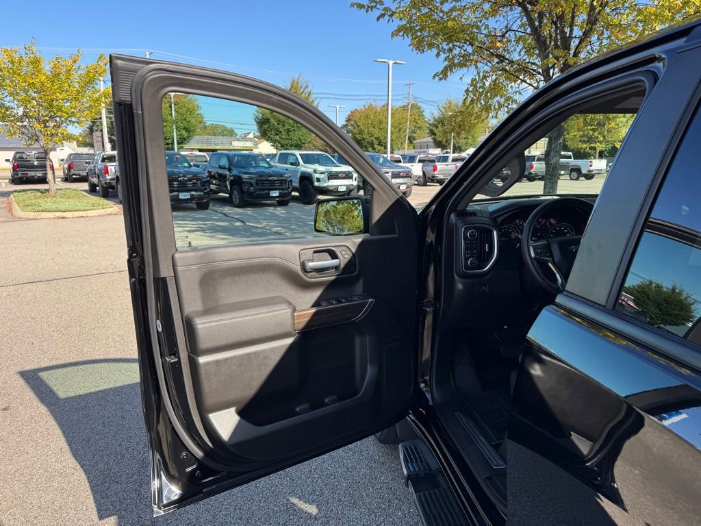 Used 2022 Chevrolet Silverado 1500 RST w/ Safety Package image 10