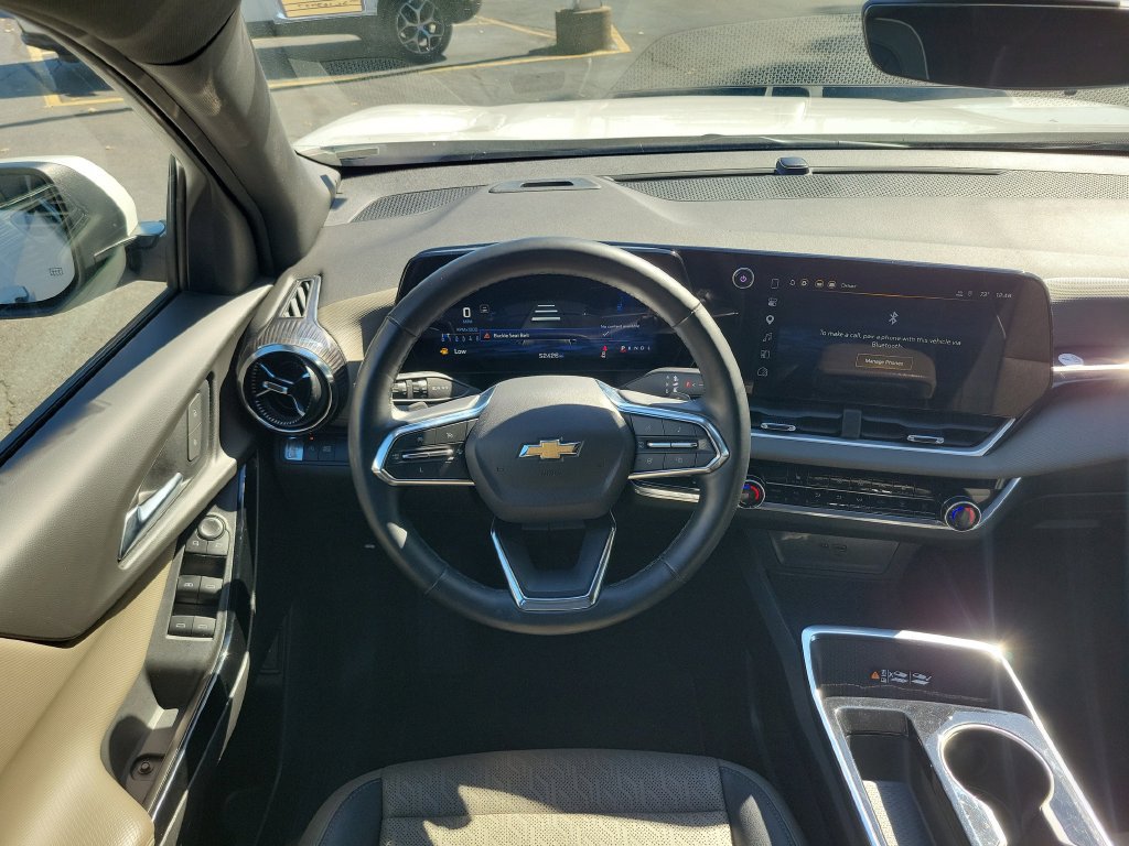 Used 2025 Chevrolet Equinox LT w/ Convenience Package II FWD image 17