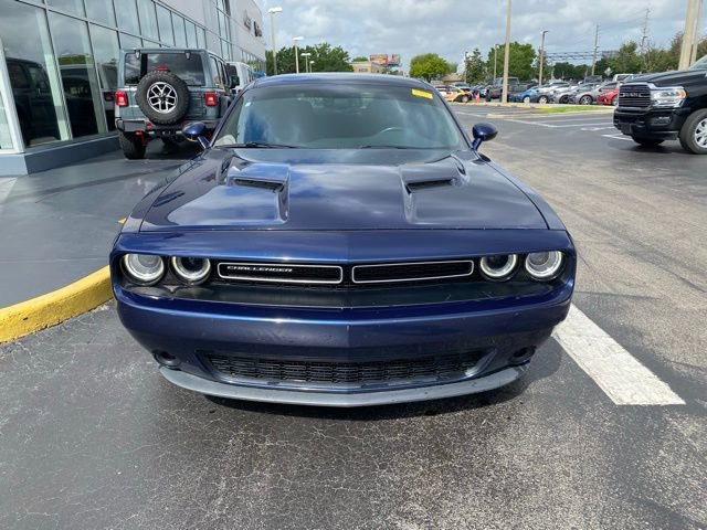 Used 2016 Dodge Challenger SXT image 3