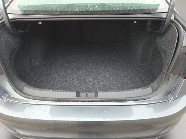 Used 2024 Volkswagen Jetta SE image 30