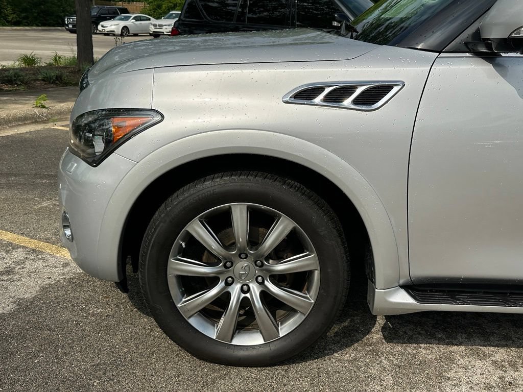 Used 2011 INFINITI QX56 4WD w/ Deluxe Touring Pkg image 11
