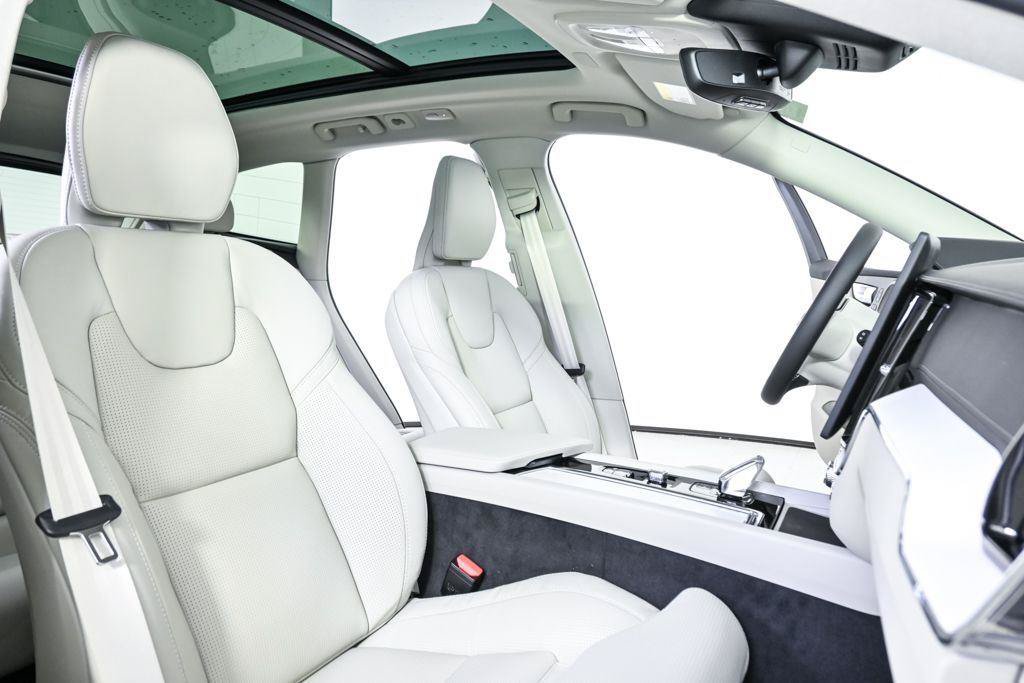 New 2026 Volvo XC60 B5 Ultra w/ Climate Package AWD/4WD image 23