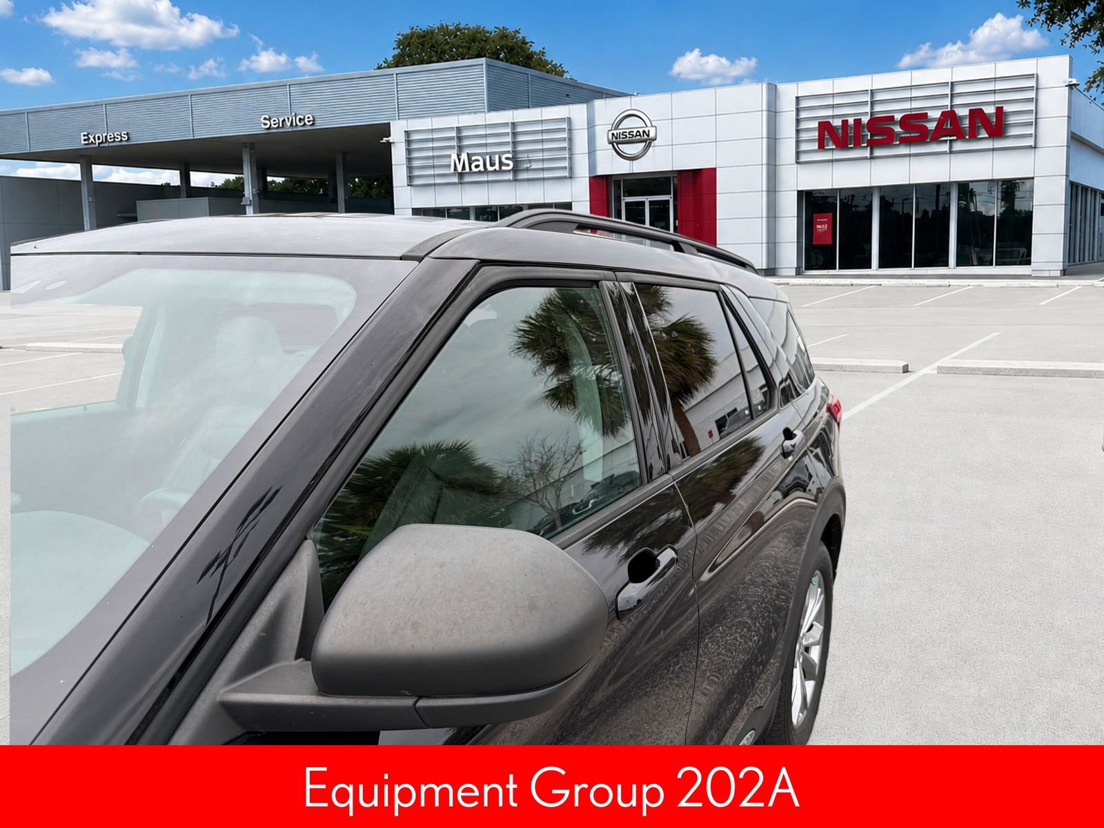 Used 2021 Ford Explorer XLT w/ Equipment Group 202A RWD image 13