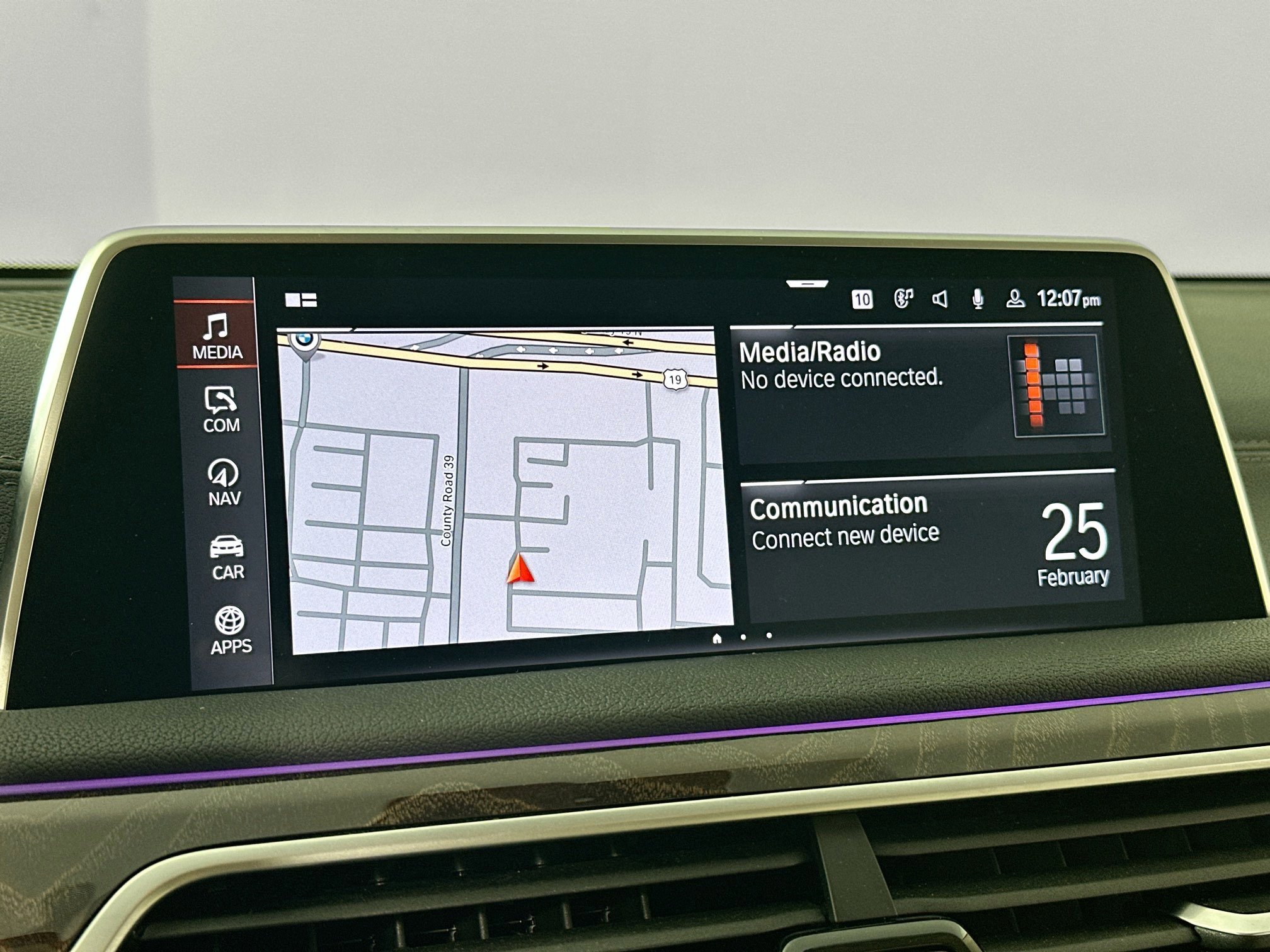 Used 2022 BMW 740i w/ Interior Design Package image 15