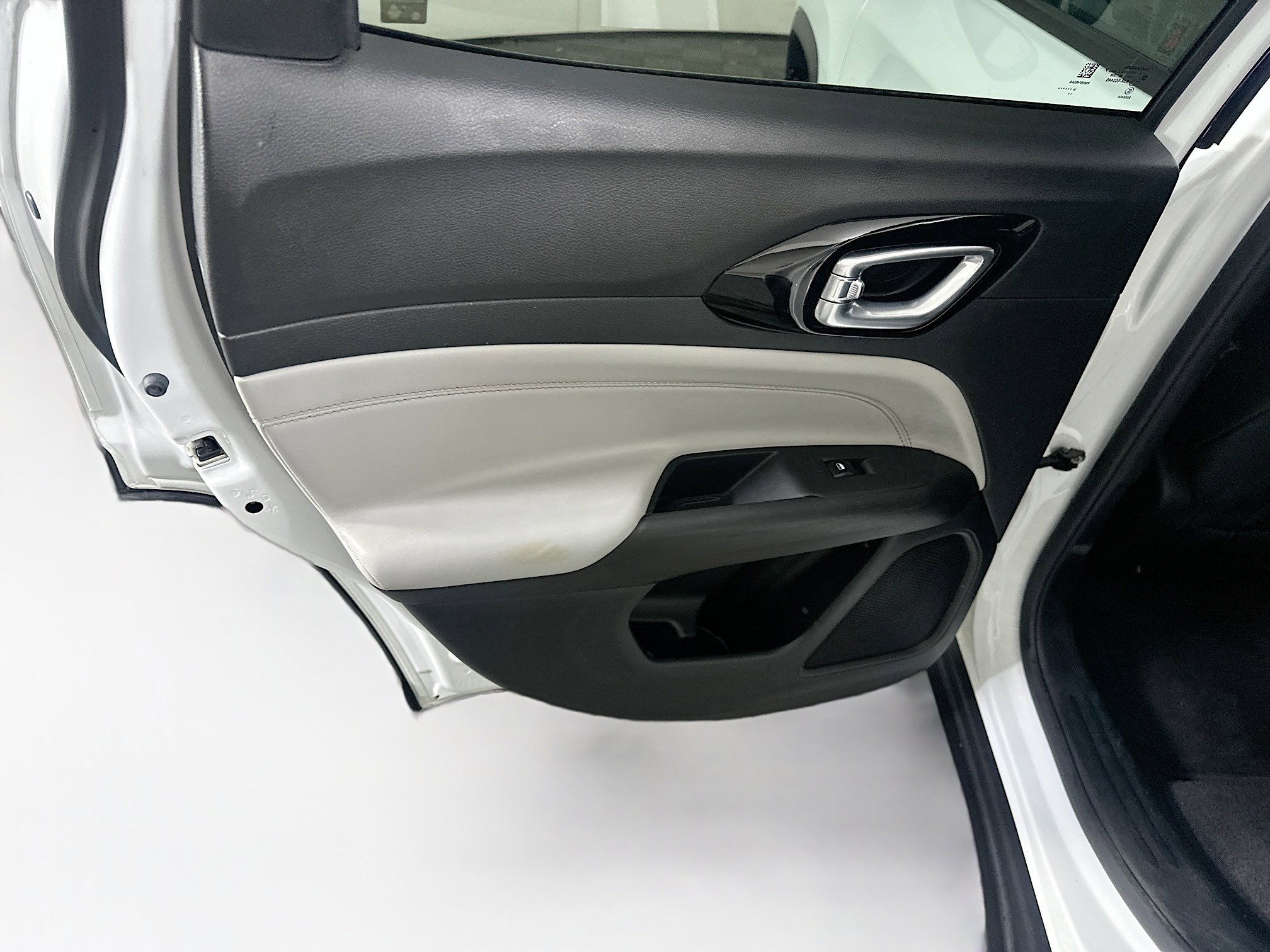 Used 2025 Jeep Compass Limited image 25