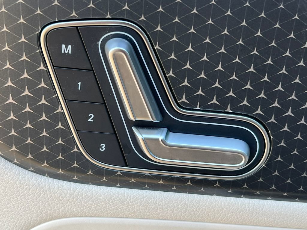 Used 2025 Mercedes-Benz GLA 250 4MATIC image 18